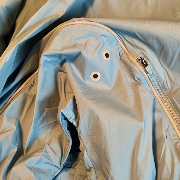 Nike Oversized Repel Packable Lightweight Running Jacket NWT Size Medium - Picture 8 of 9